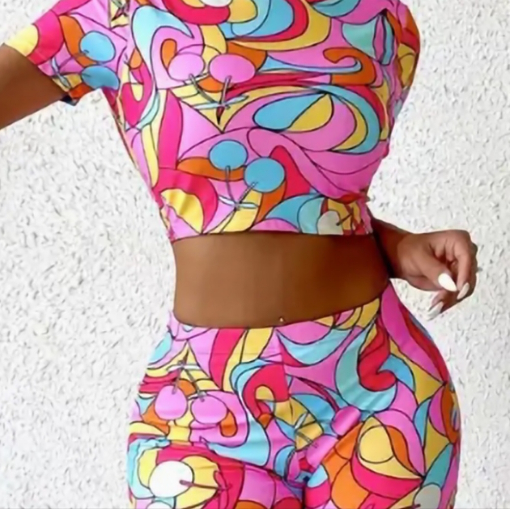 Tankini.  Woman's medium. True to size. So ideally a woman's size 6. New